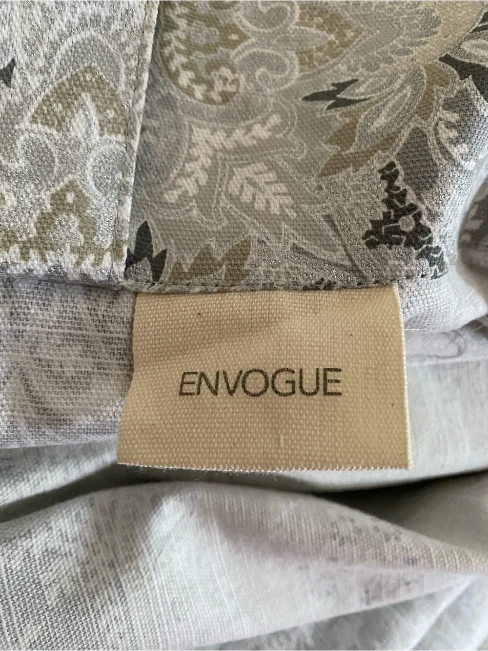Envogue Elegant Paisley Jacquard Panel Set Stone Gray & Soft Beige with shimmer